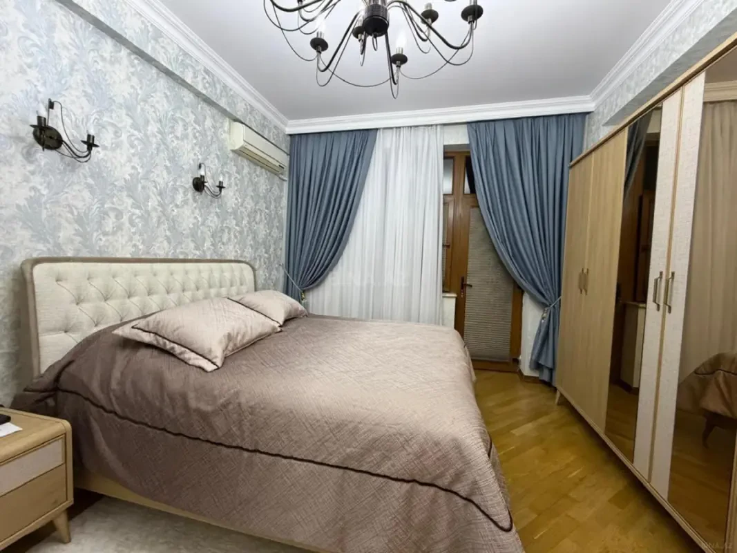 Kirayə verilir 2 otaqlı mənzil 80 m²
