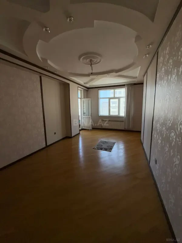 Satılır 3 otaqlı mənzil 118 m²