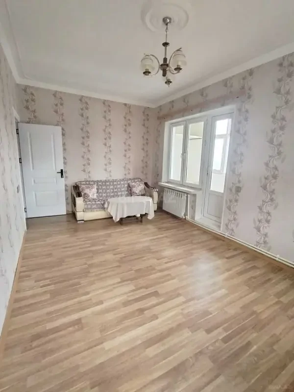 Kirayə verilir 2 otaqlı mənzil 45 m²