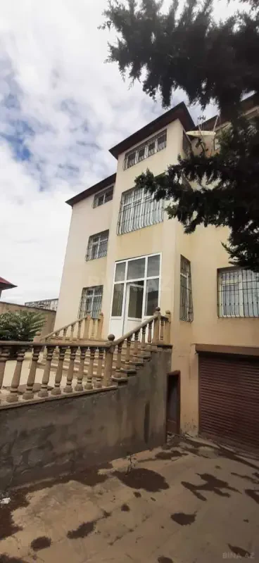 Satılır 6 otaqlı həyət evi 450 m²