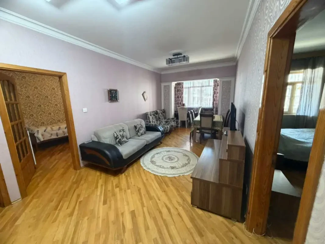 Satılır 4 otaqlı mənzil 110 m²