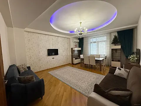 Kirayə verilir 3 otaqlı mənzil 130 m² — Bakı 3 otaq 130.00 m²