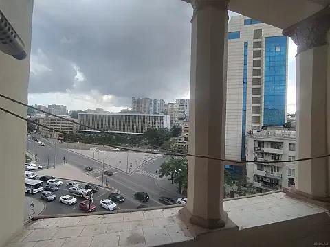 Satılır 3 otaqlı mənzil 100 m² — Bakı, Nizami 3 otaq 100.00 m²