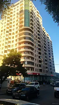 Satılır 4 otaqlı mənzil 200 m² — Bakı 4 otaq 200.00 m²