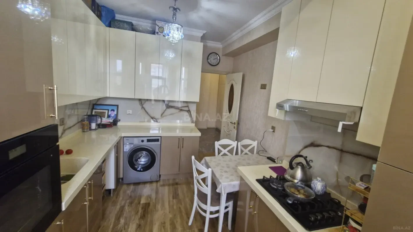 Satılır 2 otaqlı mənzil 77 m²