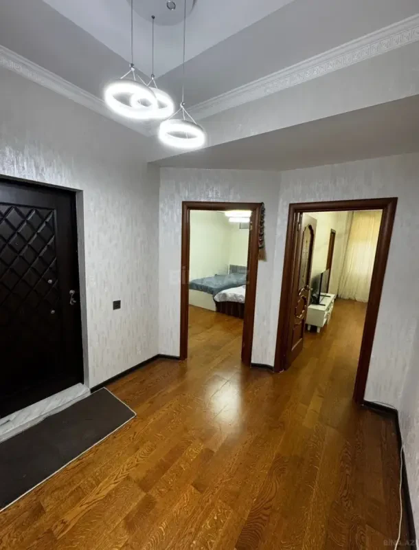 Satılır 2 otaqlı mənzil 68 m²
