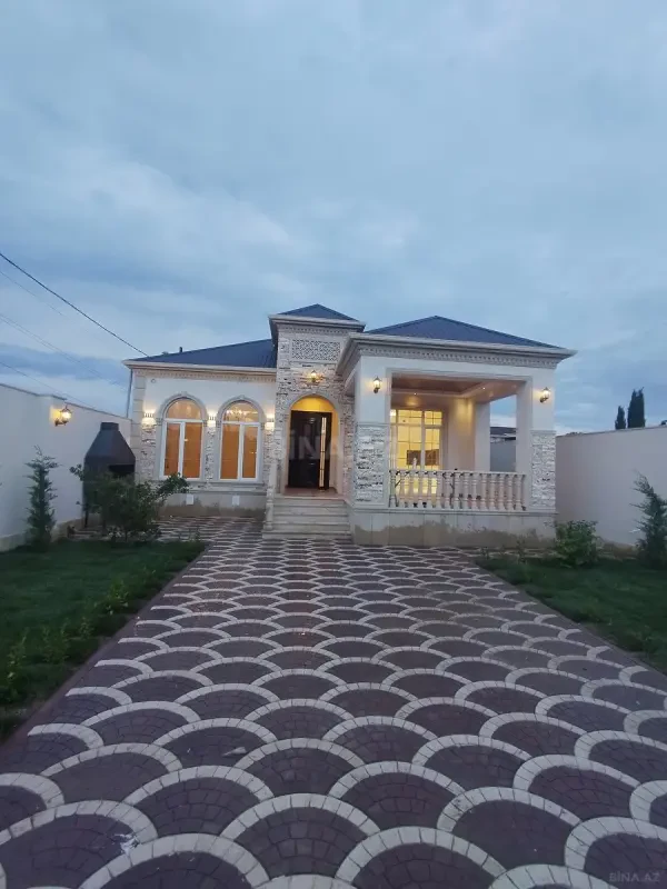 Satılır 4 otaqlı həyət evi 142 m²
