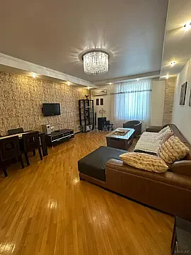 Kirayə verilir 3 otaqlı mənzil 130 m² — Bakı 3 otaq 130.00 m²