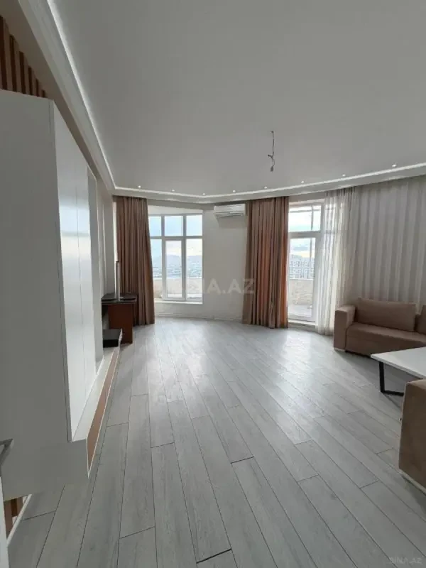 Satılır 3 otaqlı mənzil 120 m²