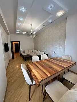 Kirayə verilir 2 otaqlı mənzil 75 m² — Bakı 2 otaq 75.00 m²