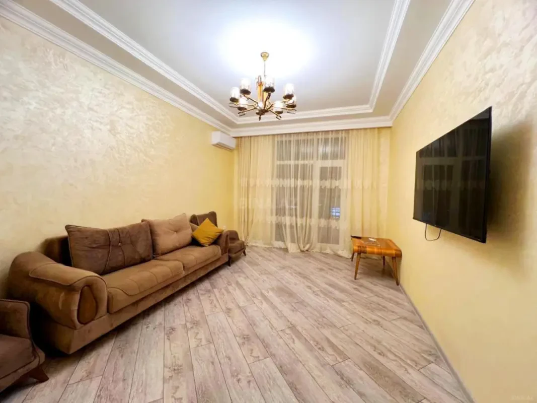 Kirayə verilir 2 otaqlı mənzil 80 m²