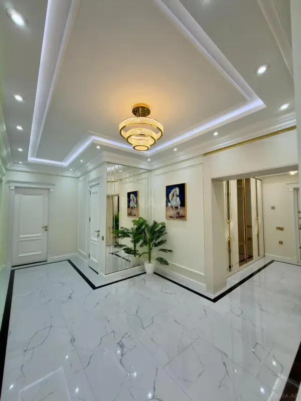 Satılır 4 otaqlı mənzil 175 m²