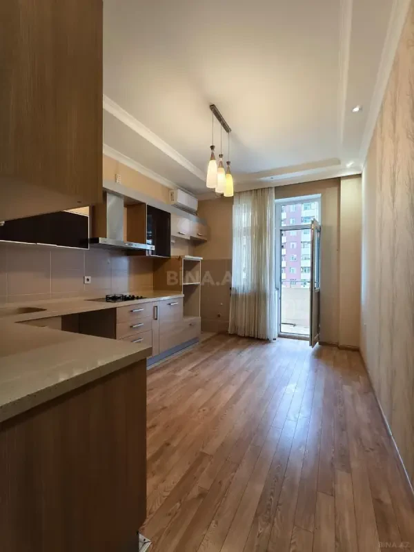 Satılır 3 otaqlı mənzil 115 m²