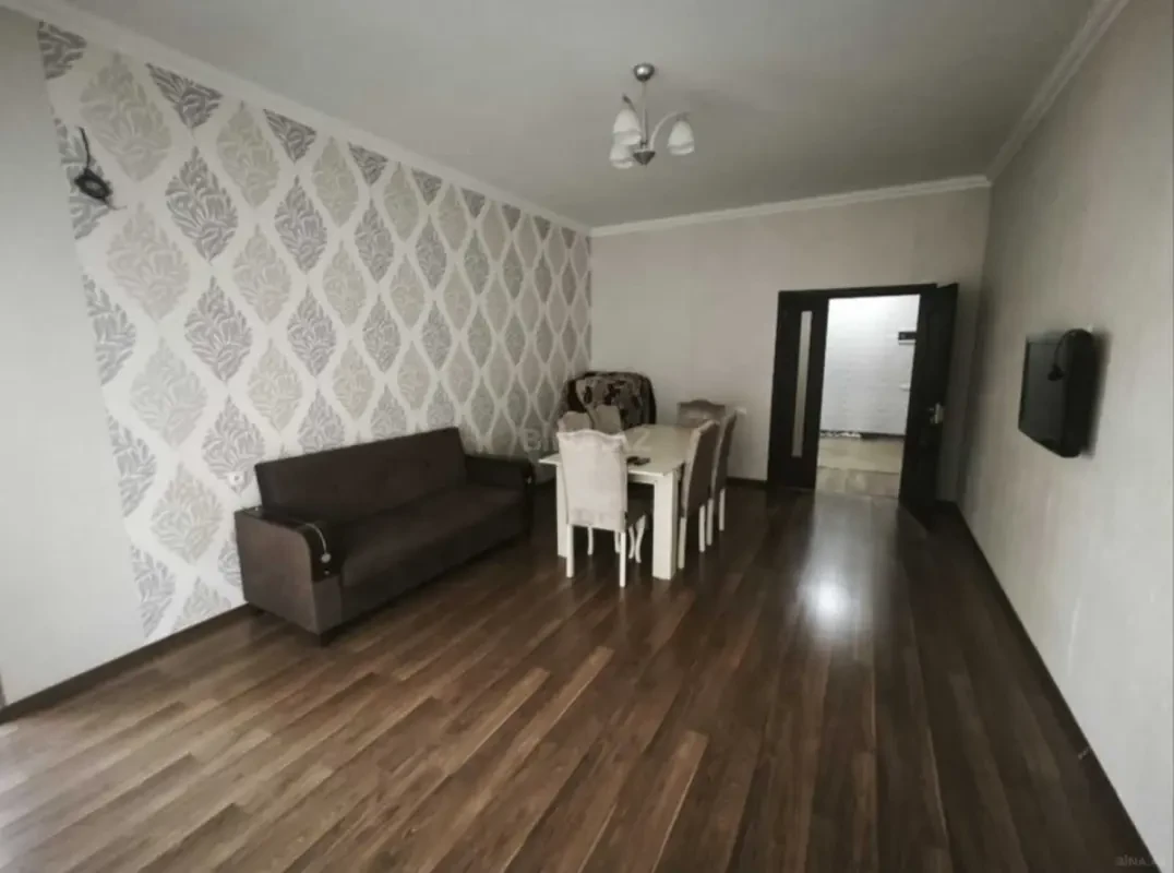 Kirayə verilir 2 otaqlı mənzil 98 m²