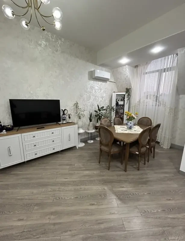 Satılır 3 otaqlı mənzil 105 m²