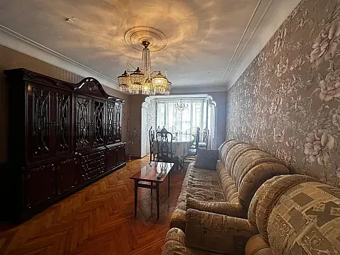 Satılır 3 otaqlı mənzil 70 m² — Bakı, İnşaatçılar 3 otaq 70.00 m²
