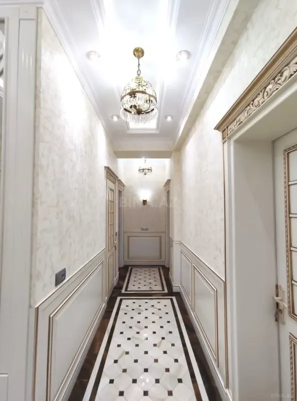 Satılır 4 otaqlı mənzil 154 m²