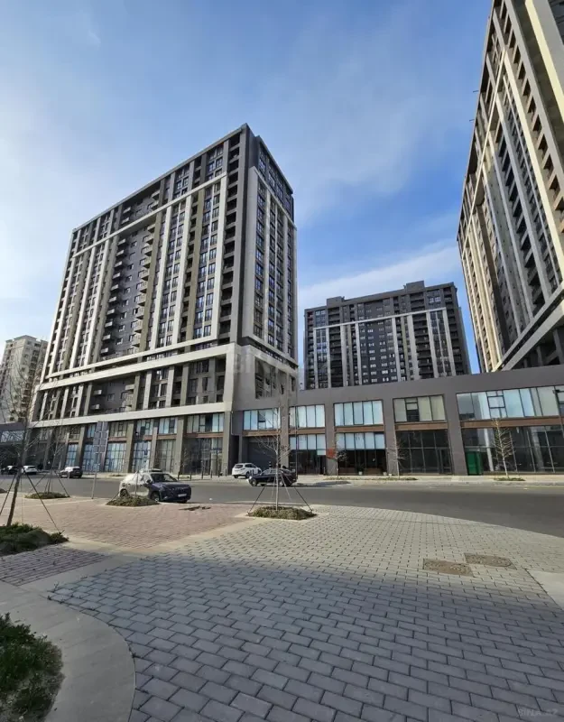 Satılır 3 otaqlı mənzil 92 m²