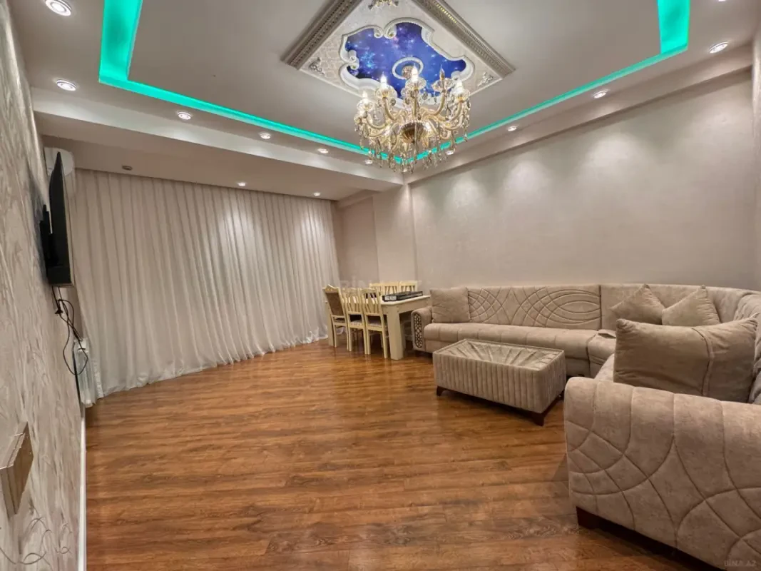 Kirayə verilir 4 otaqlı mənzil 155 m²