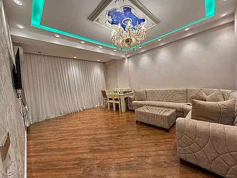 Kirayə verilir 4 otaqlı mənzil 155 m² — Bakı, Memar Əcəmi yanı 4 otaq 155.00 m²