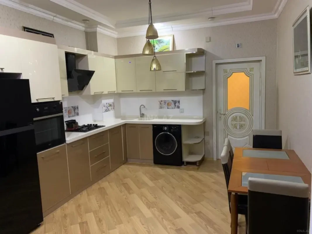 Kirayə verilir 3 otaqlı mənzil 120 m²