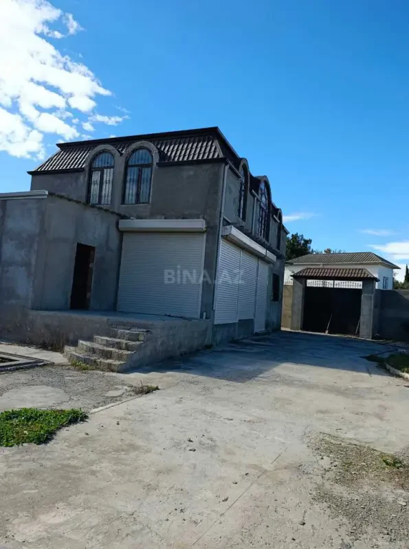 Satılır 5 otaqlı həyət evi 180 m²