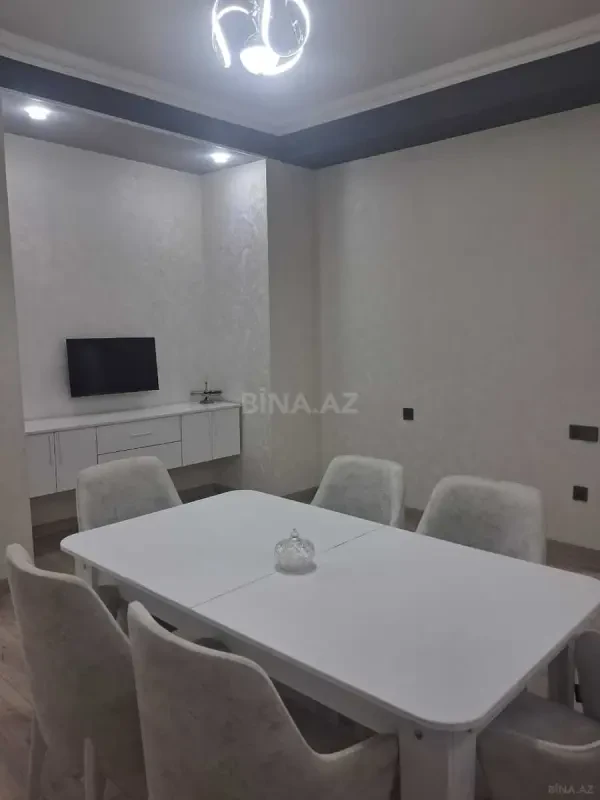 Kirayə verilir 2 otaqlı mənzil 80 m²