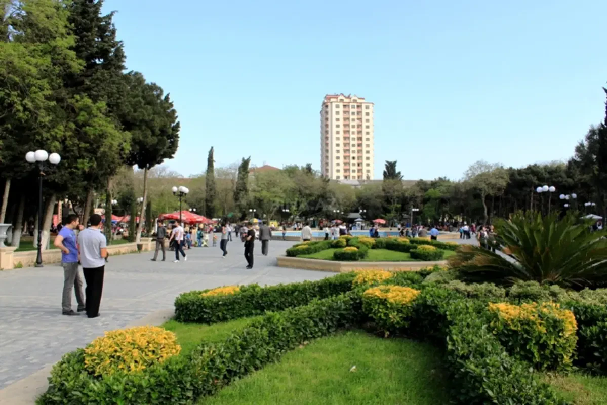 Satılır 3 otaqlı mənzil 122 m²