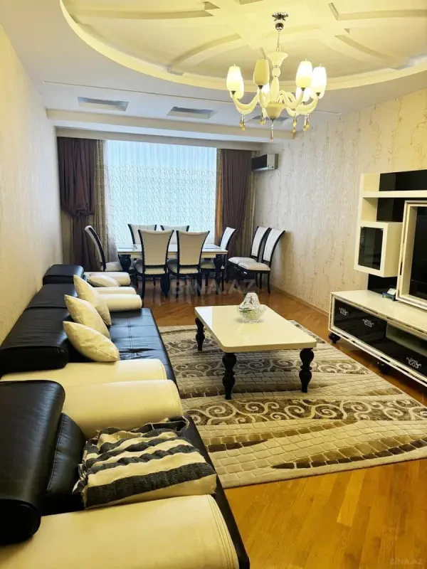 Kirayə verilir 3 otaqlı mənzil 130 m²