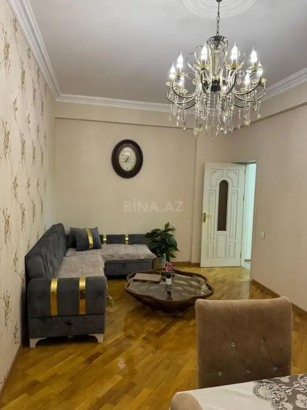 Kirayə verilir 2 otaqlı mənzil 80 m²