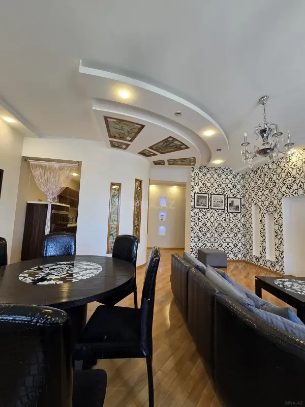 Satılır 3 otaqlı mənzil 149 m²