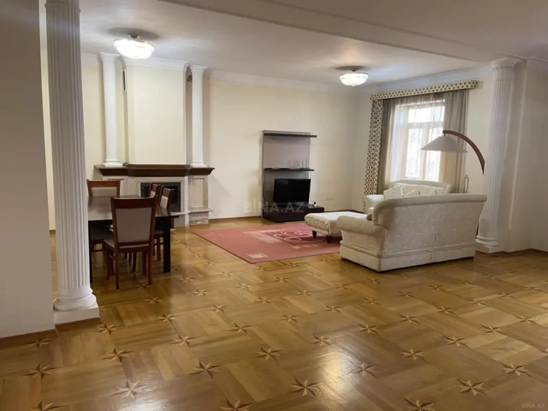 Kirayə verilir 5 otaqlı mənzil 155 m²
