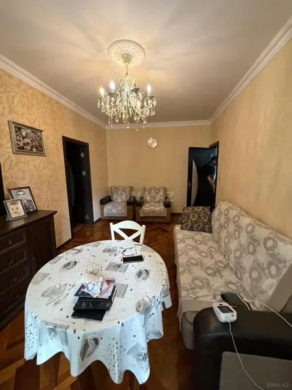 Satılır 5 otaqlı mənzil 120 m²
