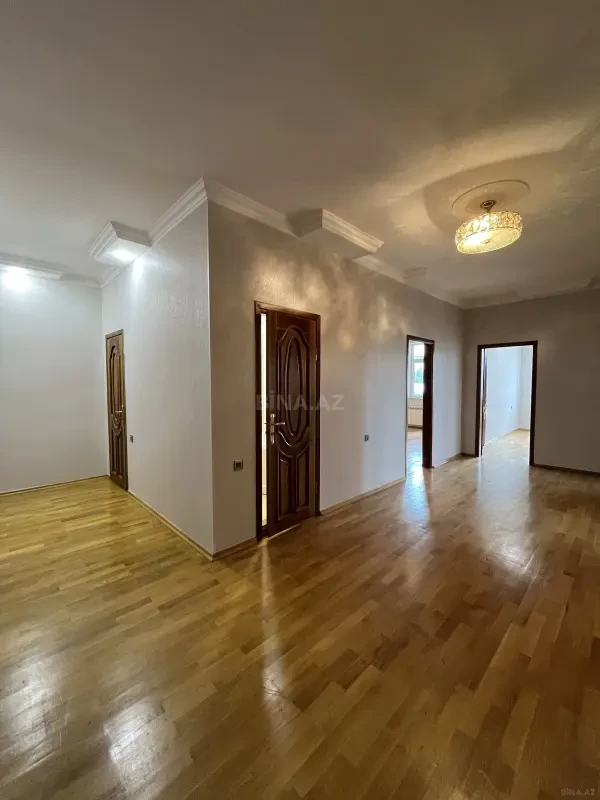 Satılır 3 otaqlı mənzil 150 m²