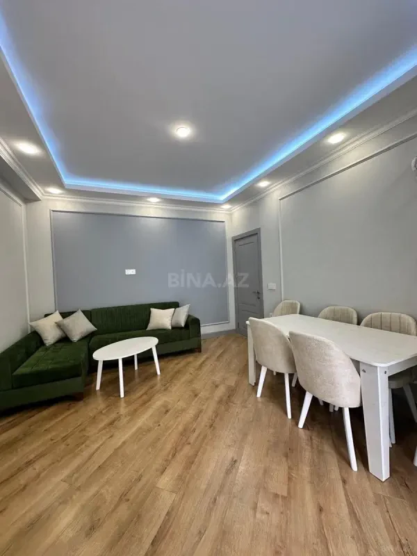 Kirayə verilir 2 otaqlı mənzil 67 m²