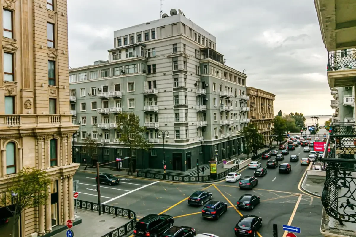 Kirayə verilir 3 otaqlı mənzil 130 m²
