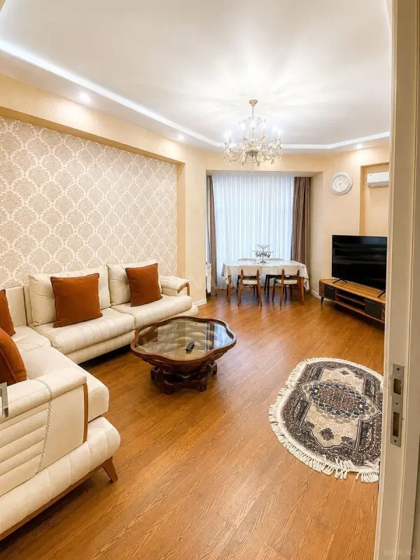 Kirayə verilir 3 otaqlı mənzil 120 m²