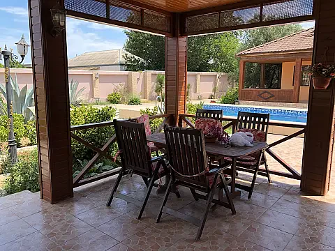 Kirayə verilir 4 otaqlı həyət evi 220 m² — Bakı 4 otaq 220.00 m²