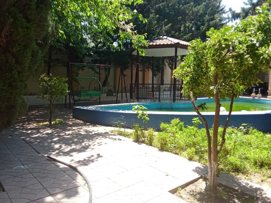Kirayə verilir 5 otaqlı həyət evi 300 m²