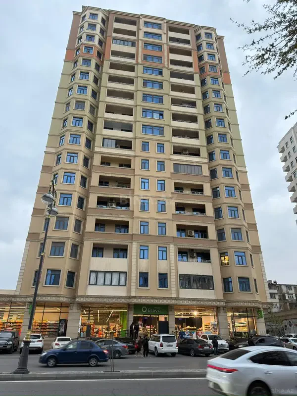 Satılır 2 otaqlı mənzil 130 m²