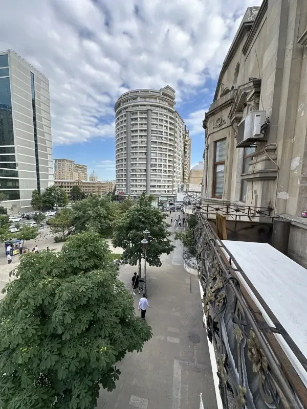 Kirayə verilir 1 otaqlı ofis 40 m²