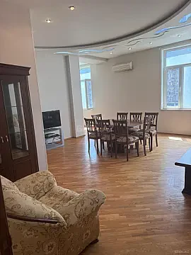 Kirayə verilir 2 otaqlı mənzil 80 m² — Bakı 2 otaq 80.00 m²