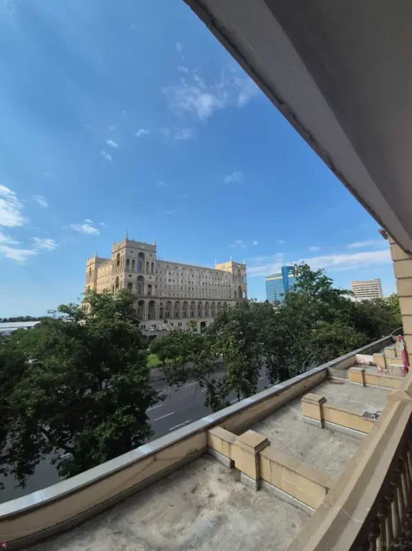 Kirayə verilir 3 otaqlı mənzil 100 m²