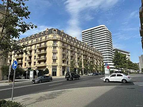 Satılır 3 otaqlı mənzil 137 m² — Bakı 3 otaq 137.00 m²
