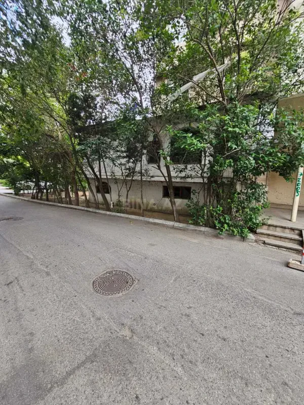 Satılır obyekt 200 m²