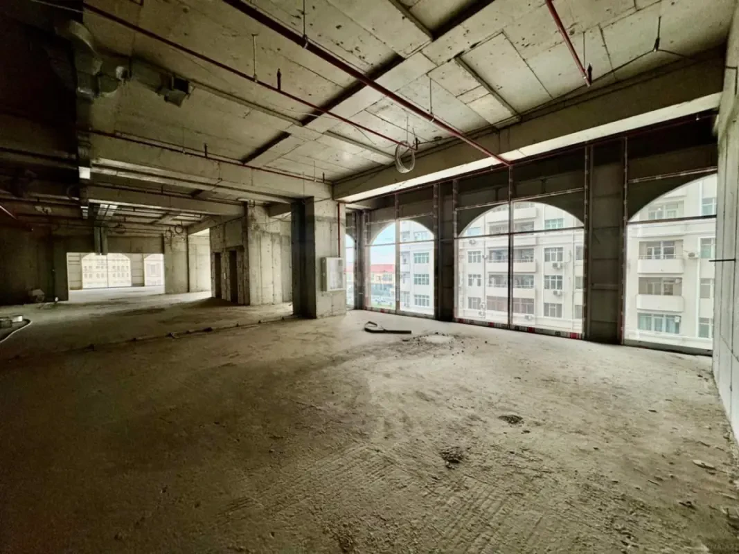 Kirayə verilir obyekt 1400 m²