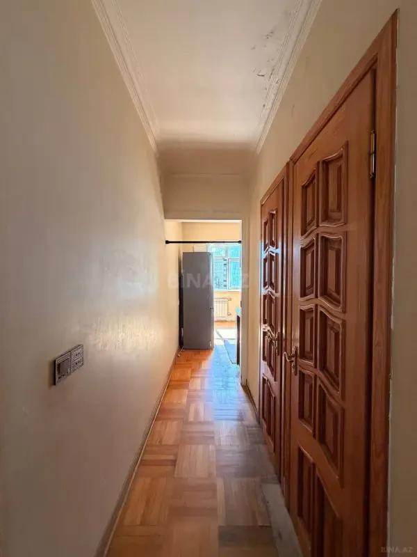 Satılır 4 otaqlı mənzil 110 m²