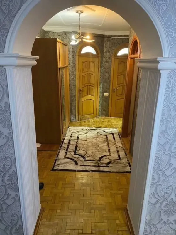 Kirayə verilir 4 otaqlı mənzil 150 m²