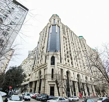 Kirayə verilir 3 otaqlı mənzil 105 m² — Bakı, Nizami 3 otaq 105.00 m²