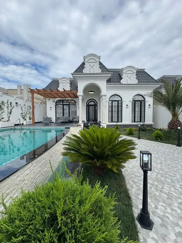 Satılır 4 otaqlı həyət evi 235 m²